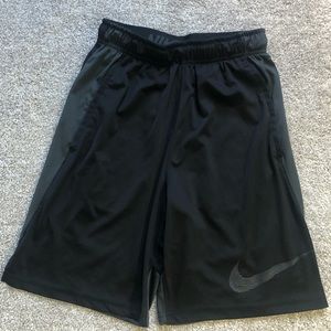 Nike men’s small dri-fit black/gray shorts